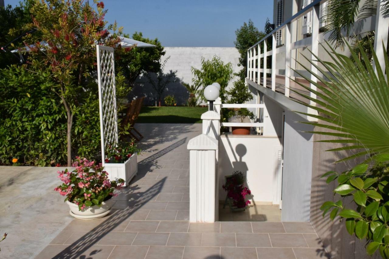 Dimora Santa Caterina Apartment Конверсано Екстериор снимка